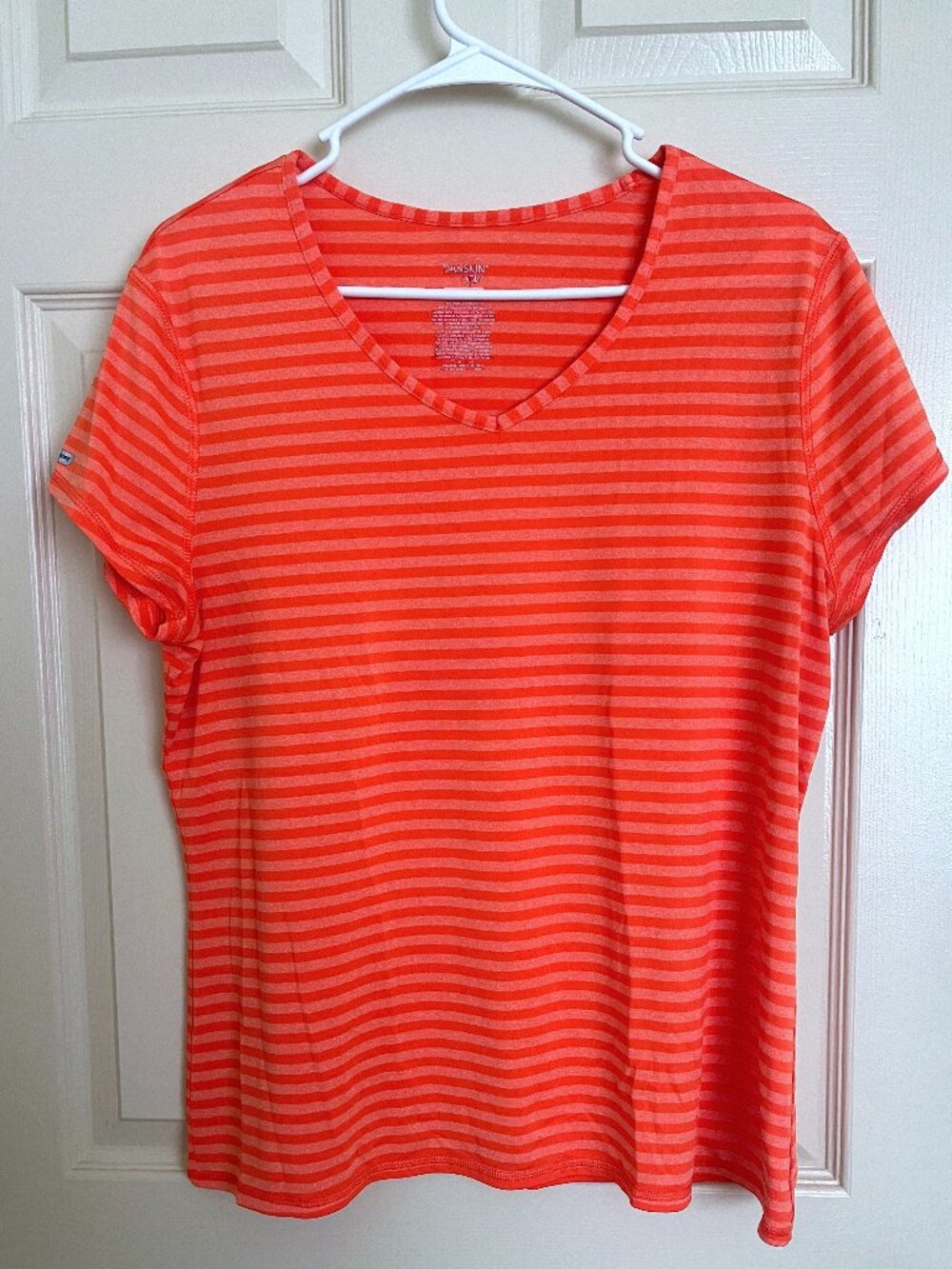 Danskin Now - Women's short-sleeve athletic t-shirt - Size L